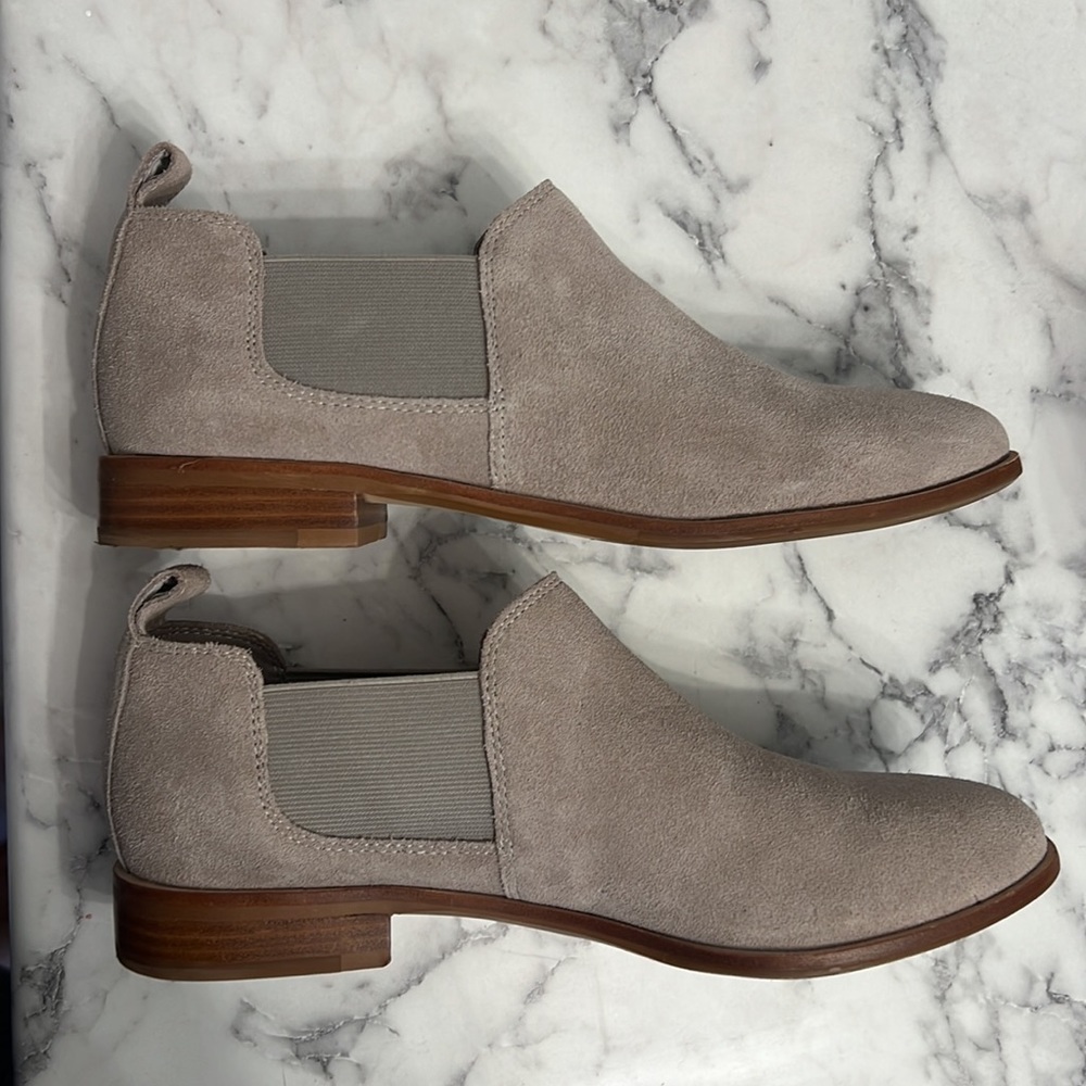 G.H. Bass & CO Bootie Flats size 8